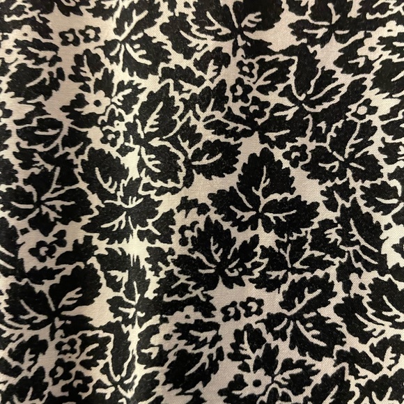 Gap Women’s Long-sleeve Dress, size M, color: Balck and White Floral print - Picture 4 of 4